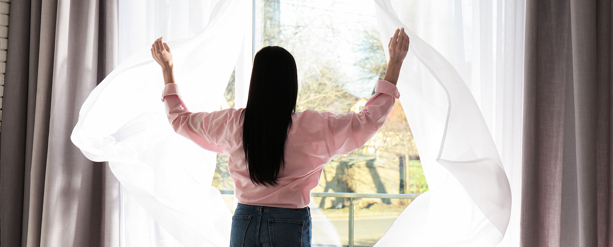 Vorhangreinigung: Warum deine Vorhänge mehr Pflege brauchen, als du denkst | Curtain Cleaning: Why Your Curtains Need More Care Than You Think